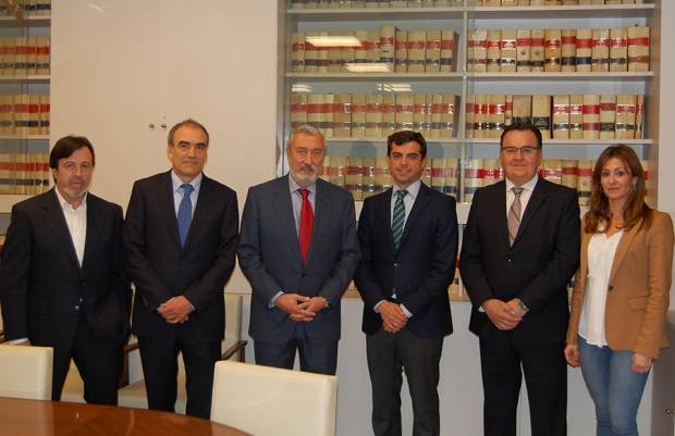 Fotografía de Compromisos del Ministerio de Fomento con el Ayuntamiento de Albacete y los empresarios para el desarrollo de infraestructuras, ofrecida por FEDA