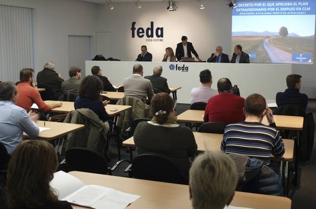 Fotografía de Las empresas se informan en FEDA sobre el Plan de Empleo regional y las ventajas en la contratación de jóvenes, ofrecida por FEDA