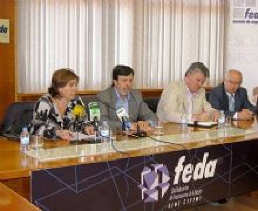 Fotografía de La Junta pondrá en marcha un servicio de atención exclusiva a las empresas, ofrecida por FEDA