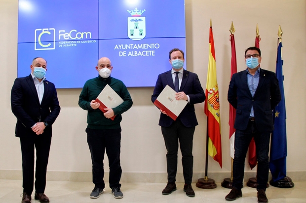 Fotografía de El Ayuntamiento de Albacete aporta 150.000 euros a la Federación de Comercio para una potente campaña que dinamice el comercio local y evite su desaparición, ofrecida por FEDA