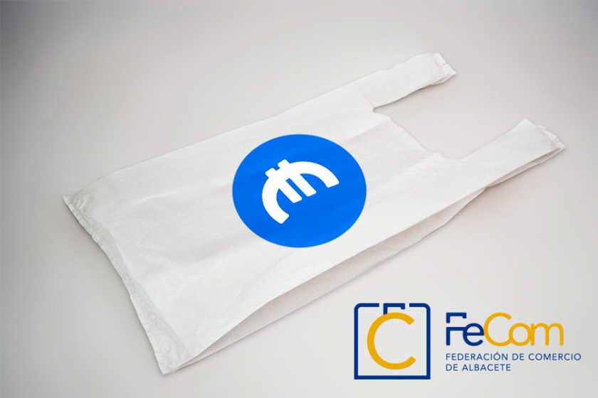 La Federación de Comercio informa a los comerciantes sobre el retraso en la obligación de cobrar las bolsas de plástico