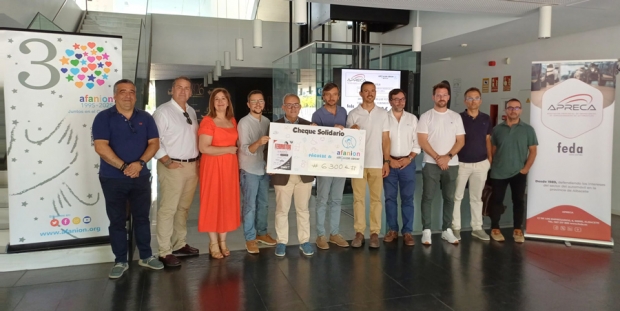 Fotografía de APRECA entrega a Afanion un donativo de 6.300 euros procedente de las ventas de Ferimotor 2026, ofrecida por FEDA