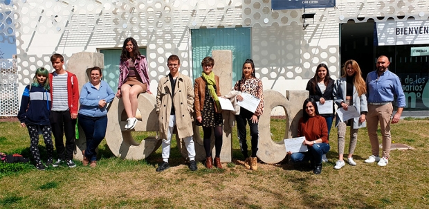 Fotografía de Los alumnos de FP Dual en el sector textil, liderado por ASECAB, finalizan en FEDA su formación complementaria en diseño asistido por ordenador, ofrecida por FEDA