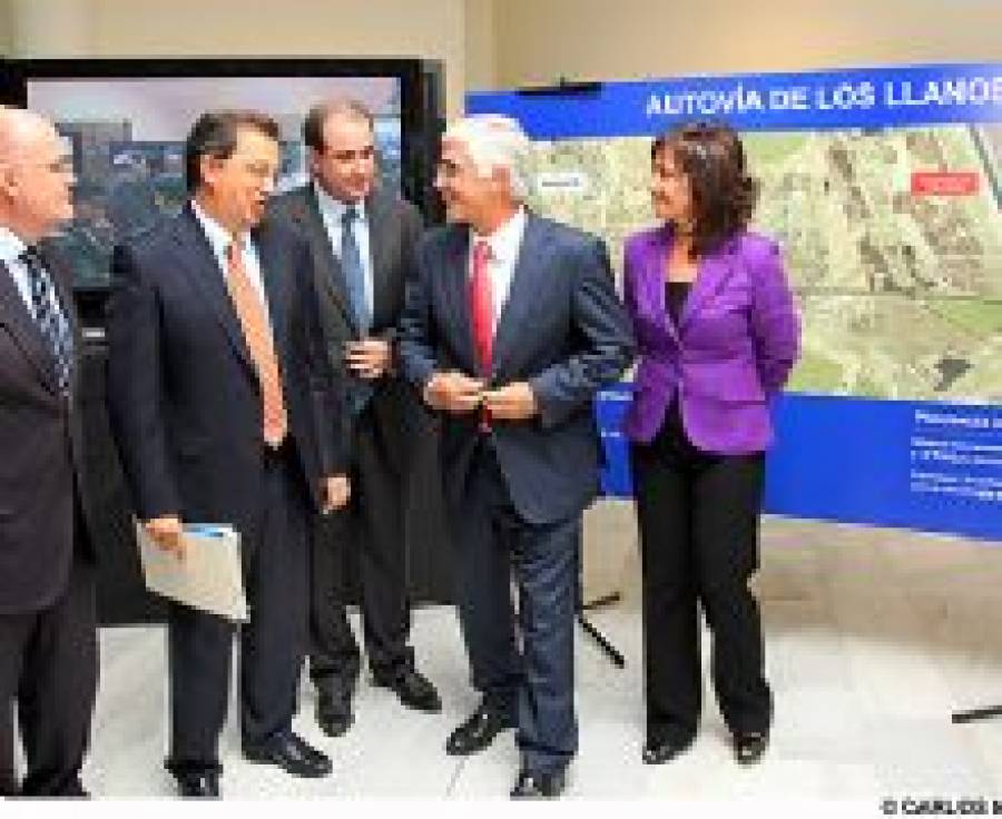 Fotografía de La carretera de las Peñas se convertirá en la autovía de Los Llanos, ofrecida por FEDA