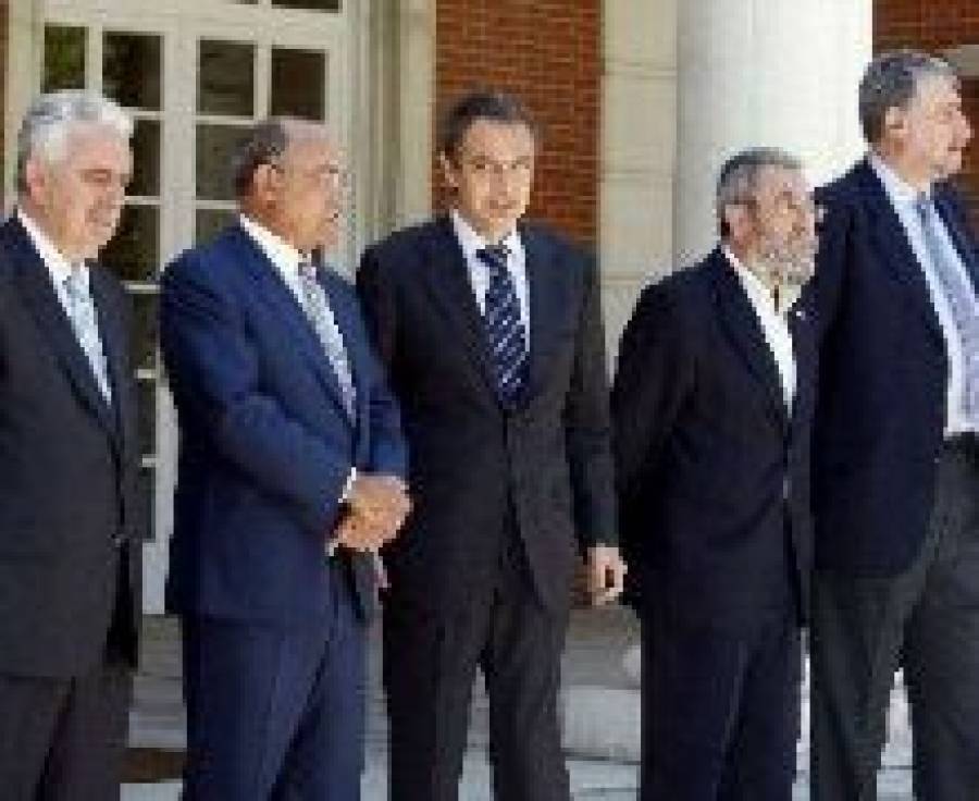 Fotografía de Zapatero negociará las principales políticas con los agentes sociales, ofrecida por FEDA