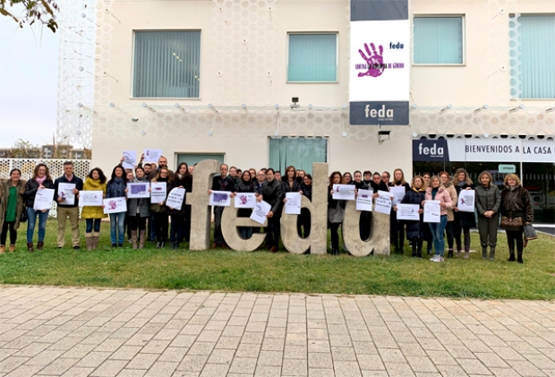 Fotografía de En FEDA se guarda un minuto de silencio en el Día Internacional contra la Violencia de Género, ofrecida por FEDA