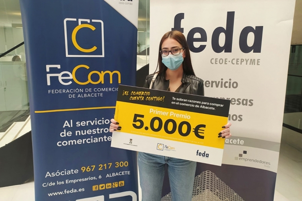 Fotografía de Paloma Muñoz Barbera gana los 5.000 euros de la campaña “Te sobran razones para comprar en el comercio de Albacete”, ofrecida por FEDA