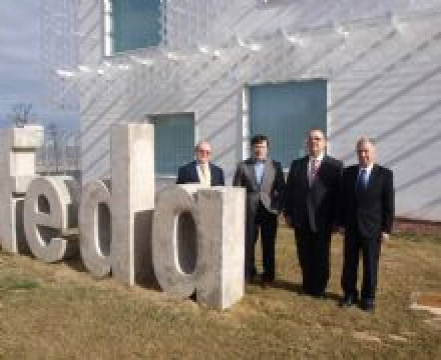 Fotografía de Los expresidentes de FEDA felicitan a los empresarios por la nueva sede, ofrecida por FEDA