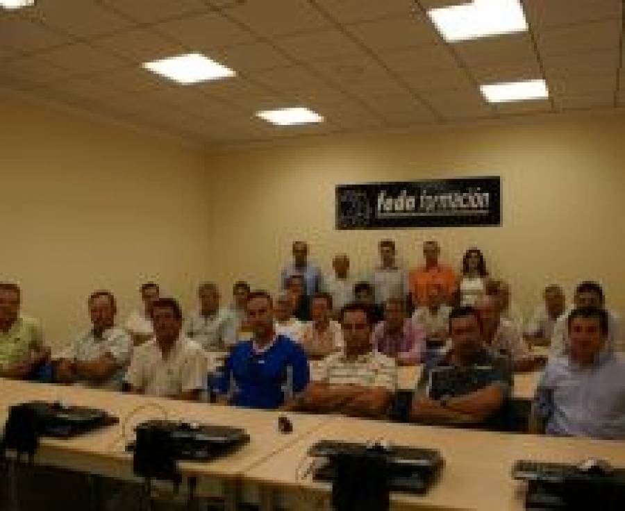 Fotografía de APECA constituye la comisión de empresarios de la construcción de Caudete, ofrecida por FEDA