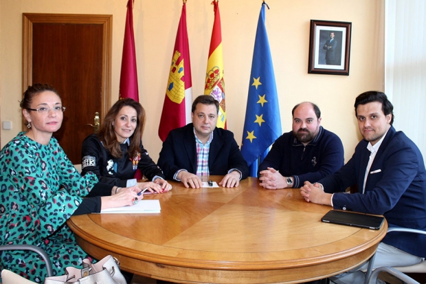 Fotografía de El alcalde de Albacete pone en valor el Plan de Digitalización del Comercio entre APETI y la Federación de Comercio, ofrecida por FEDA