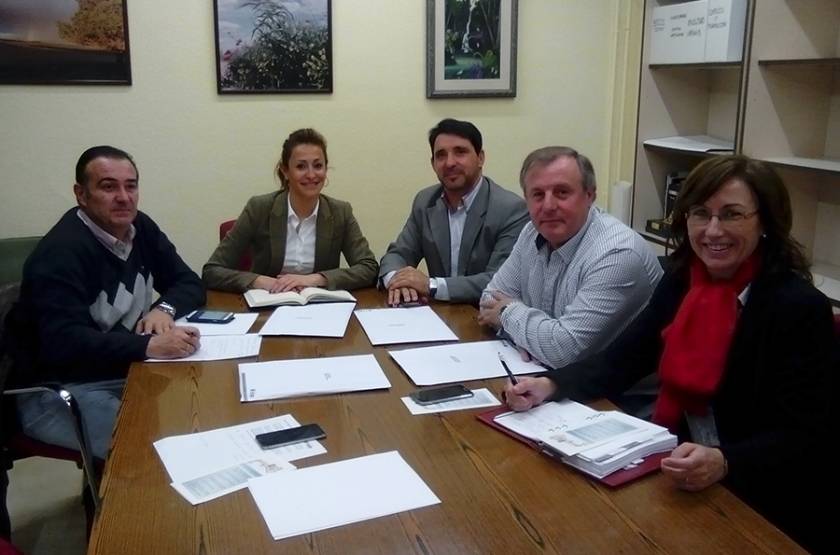 Constituida en el Ayuntamiento de Albacete la plataforma por la legalidad