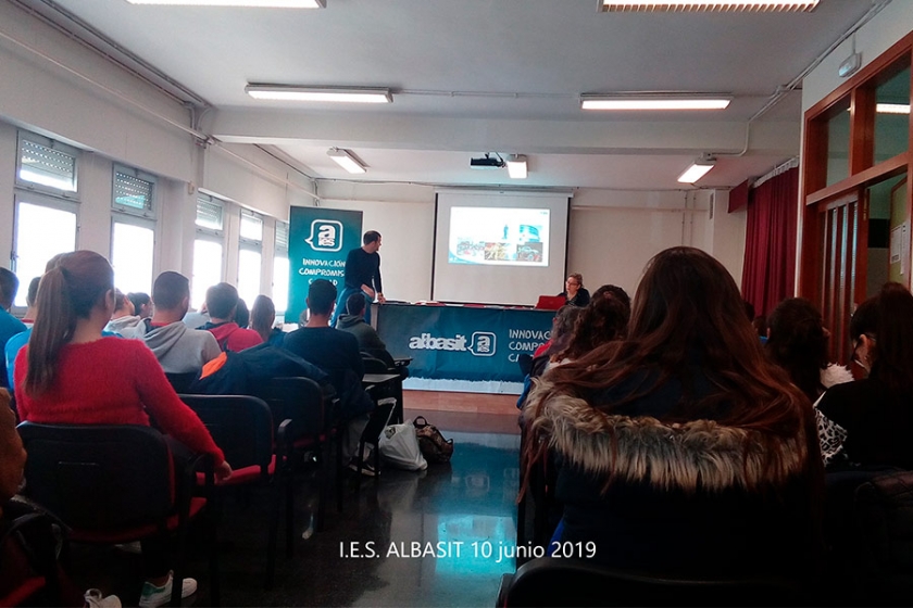 La Plataforma por la Legalidad finalizó su ciclo de charlas en los institutos de Albacete durante los meses de abril y mayo