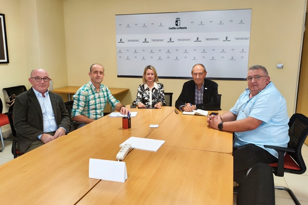 Fotografía de La Asociación de Instaladores Electricistas traslada a la Administración regional su preocupación por la falta de capacidad de las redes eléctricas, ofrecida por FEDA