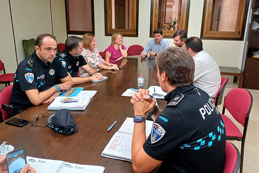 Las empresas de la Asociación Provincial de Empresarios de Concesionarios de Albacete, integrada en FEDA, aportarán 63 vehículos para las cabalgatas de la Feria 2025