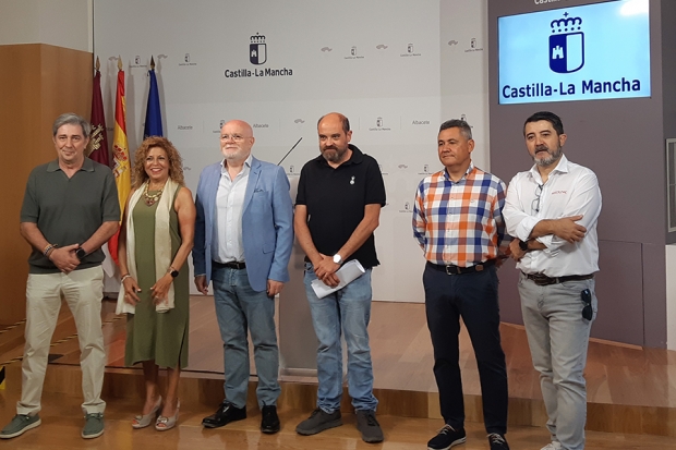 Fotografía de Proyecto de APETI, junto a Bienestar Social, para concienciar a los mayores en ciberseguridad, ofrecida por FEDA