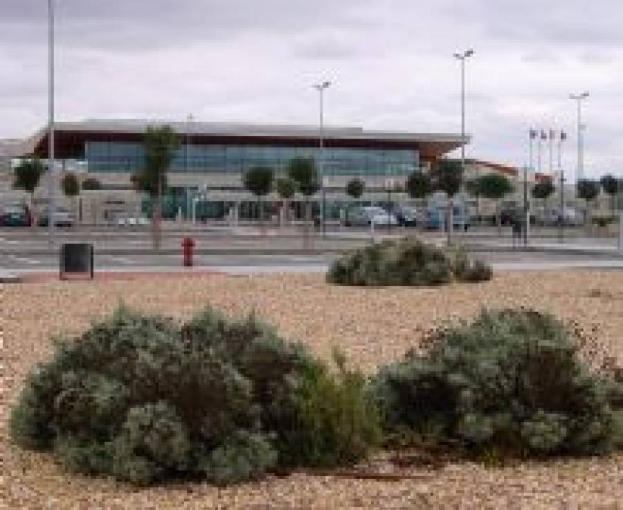 Fotografía de FEDA y la Cámara siguen reivindicando el futuro del aeropuerto de Albacete, ofrecida por FEDA